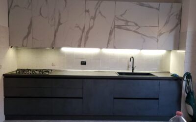 CUCINA CM. 360 ANTE MARMORIZZATE SP.2,2 CM