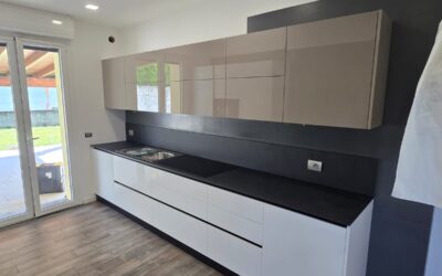 CUCINA COMPLETA DI ELETTRODOMESTICI COME FOTO € 6.500,00